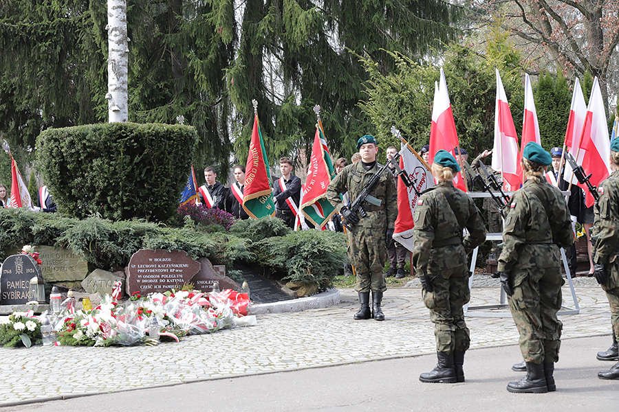 83. rocznica Mordu Katyńskiego. Elbląg pamięta [ZDJĘCIA]