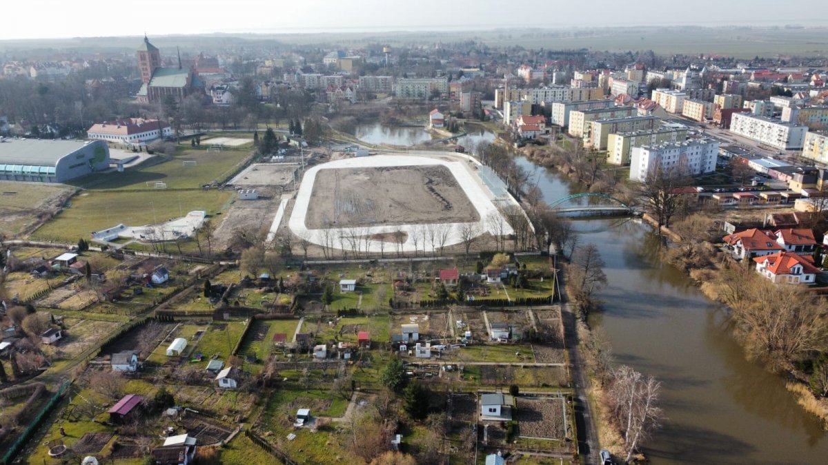 Braniewo: Nowy stadion będzie dumą i wizytówką miasta. Ma być gotowy już w sierpniu