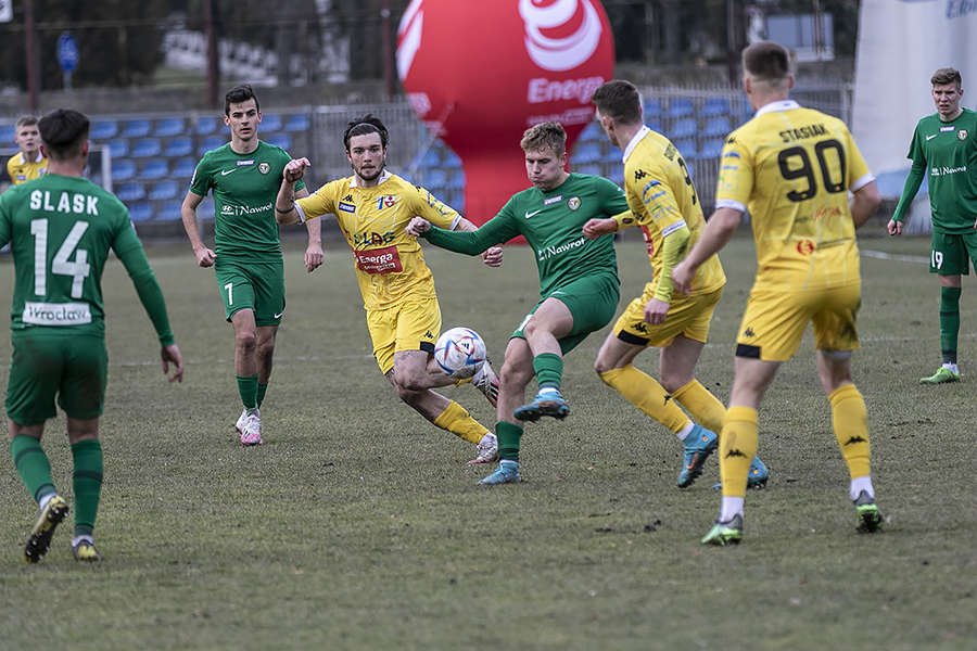 Olimpia Elbląg chce pokonać trzeci w tabeli Znicz Pruszków