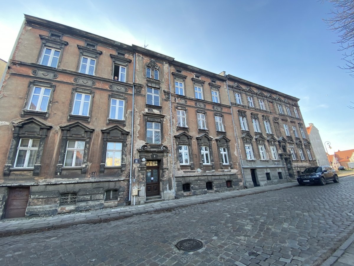 Elbląg: 250 tys. zł dla wspólnoty mieszkaniowej z ul. Zamkowej na remont elewacji zabytkowej kamienicy. Dotacje także na remont zabytków w Braniewie i Fromborku