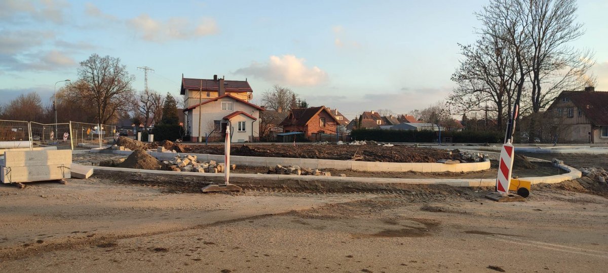 Trasa do Stegny i Krynicy Morskiej będzie bezpieczniejsza. Nowy Dwór Gdański buduje rondo, ma być gotowe w tym roku