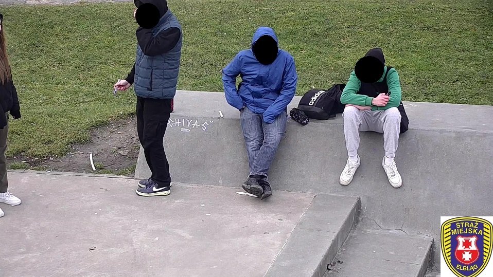 Elbląg: Nieletni graficiarze przyłapani przez miejski monitoring