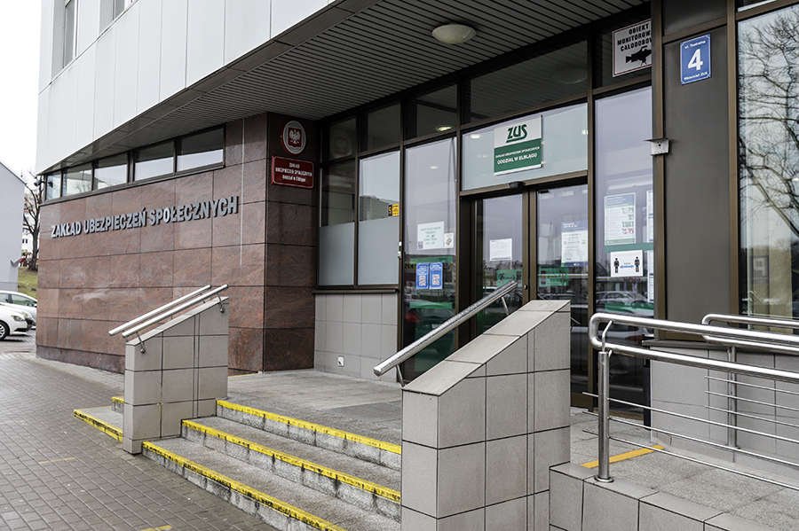 Kiedy przysługuje renta rodzinna po zmarłym z ZUS? Zasady przyznawania wdowiej renty