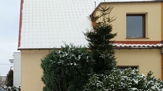 Prawidłowe oznakowanie posesji to obowiązek właściciela. Wymagana jest tabliczka z numerem domu, mówią o tym przepisy