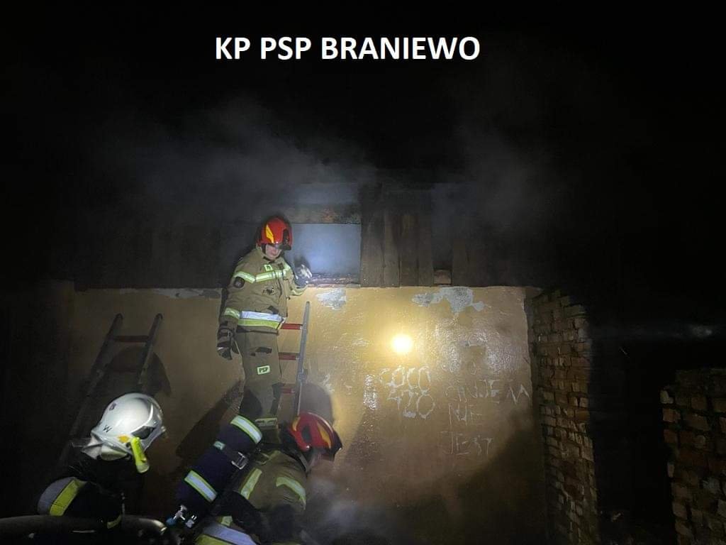 Frombork: Pożar nieczynnego basenu [ZDJĘCIA]