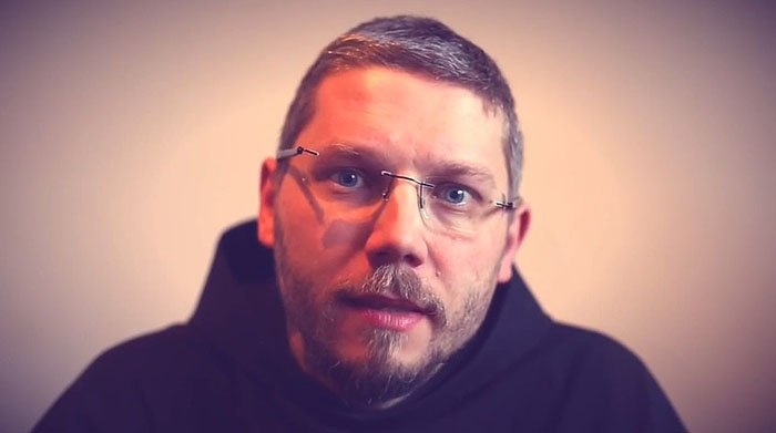 Warto przeczytać: Zbiór wierszy „Bezsenność” autorstwa ojca Mateusza Stachowskiego