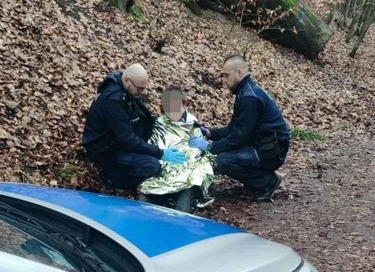 Elbląg: Ubrany tylko w piżamę poszedł do Bażantarni. 37-latka odnaleźli policjanci