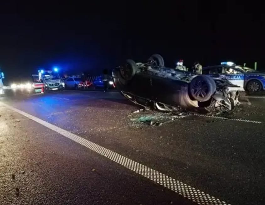 Pijana 23-latka dachowała na S7. To nie było pierwsze przewinienie kobiety