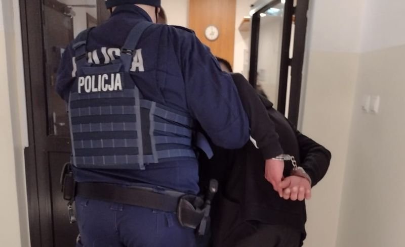 23-latek znęcał się nad rodziną. Trafił do aresztu, grozi mu 5 lat więzienia