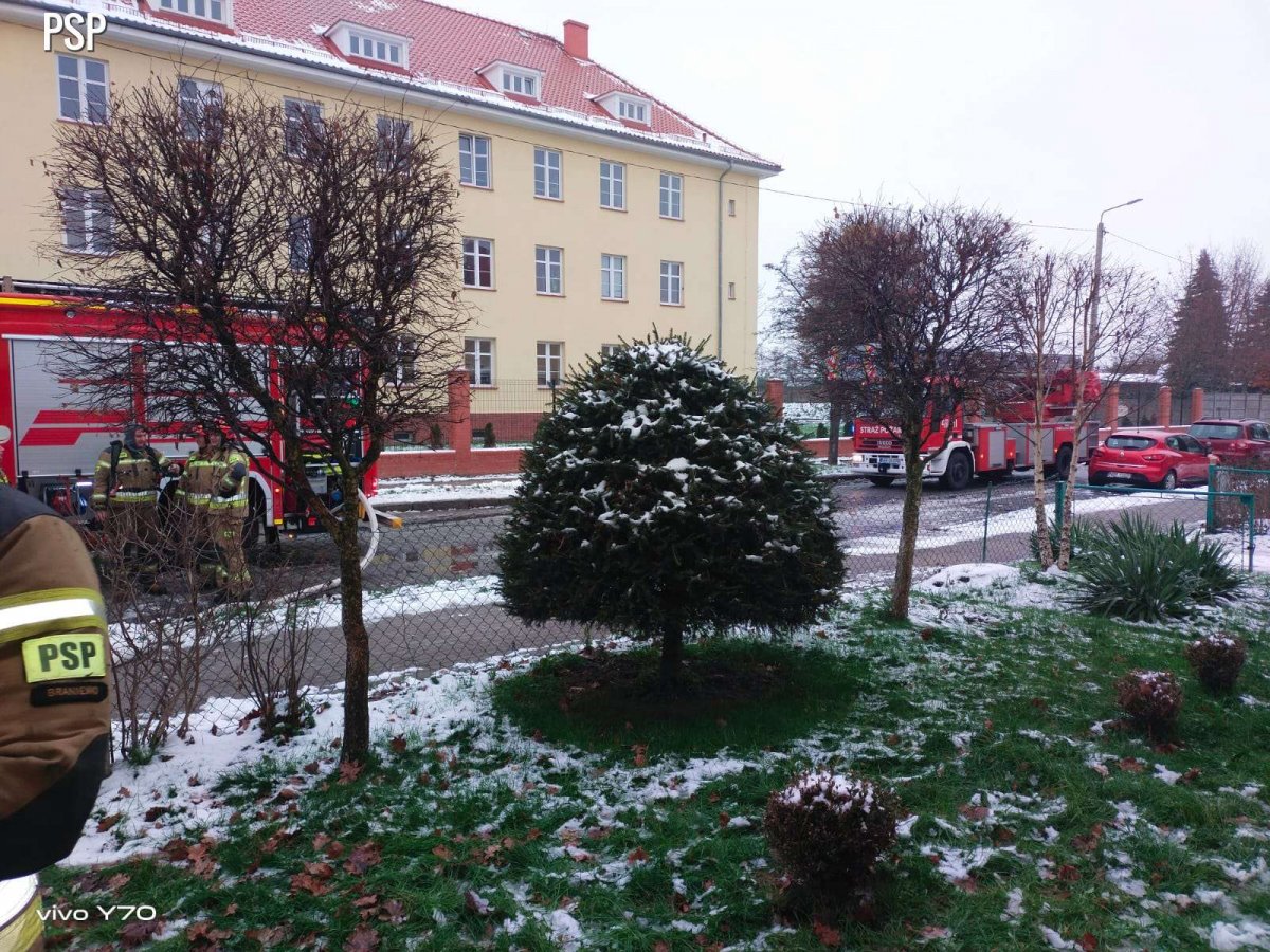 W Braniewie strażacy gasili pożar piwnicy. W Zagajach doszło do pożaru przyczepy kempingowej