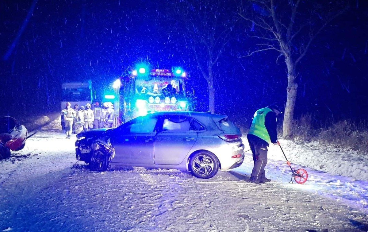 Gmina Pieniężno: Stracił panowanie nad pojazdem i czołowo zderzył się z innym uczestnikiem ruchu
