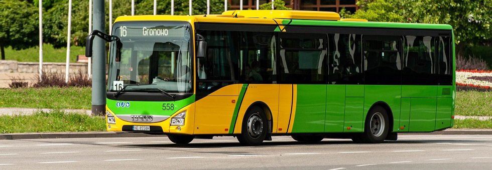 Elbląg: Ruszyła nowa linia autobusowa na cmentarze [ROZKŁAD]
