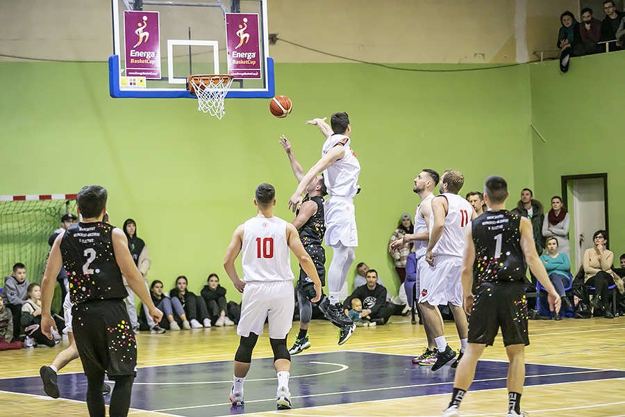 Basketball Elbląg pokonał AZS UW-M Olsztyn i został nowym liderem w tabeli