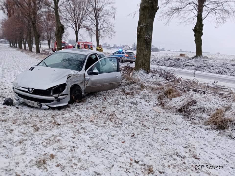 Policjanci radzą jak przygotować swój samochód do zimy
