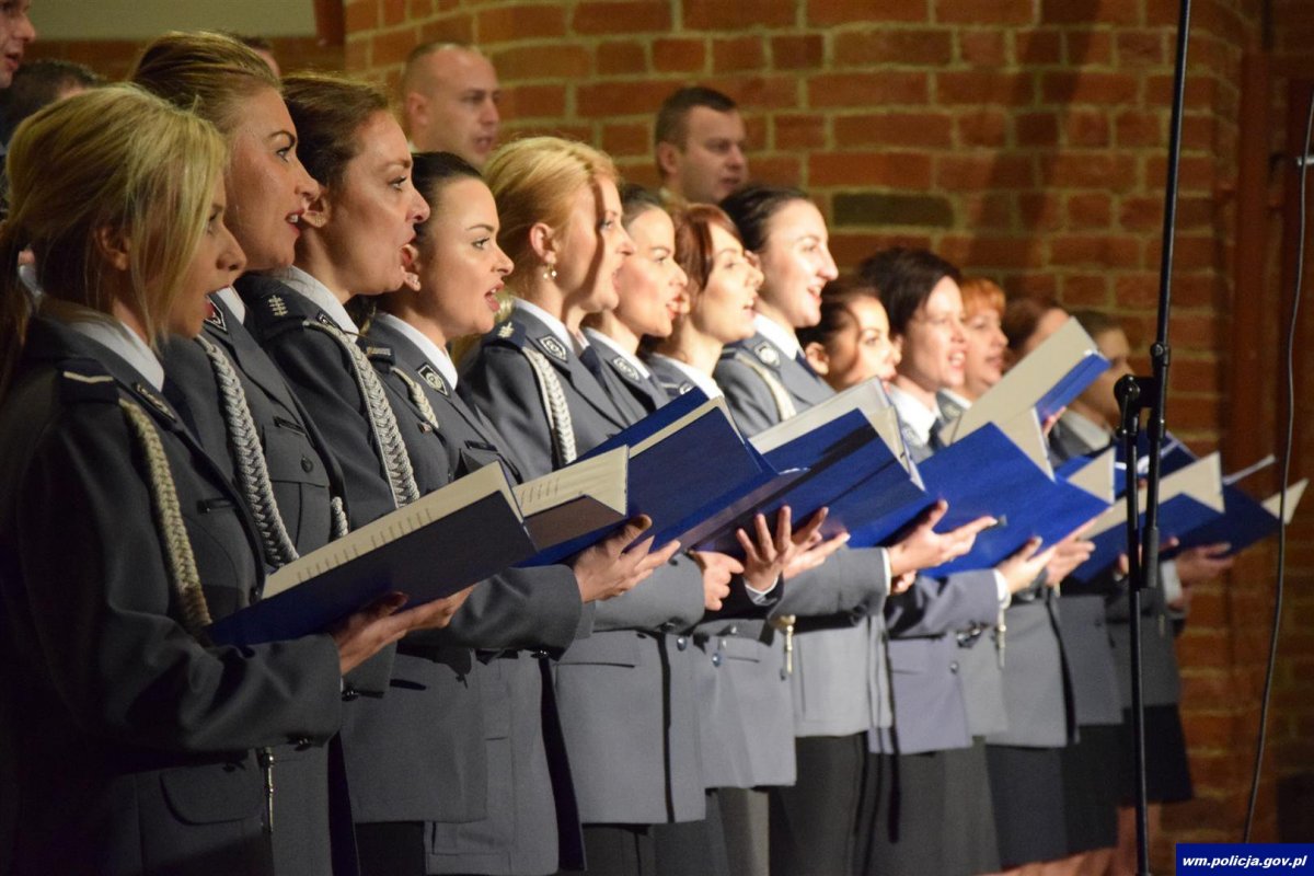 Braniewo: Chór Policji Garnizonu Warmińsko-Mazurskiego zaśpiewa w Braniewskim Centrum Kultury