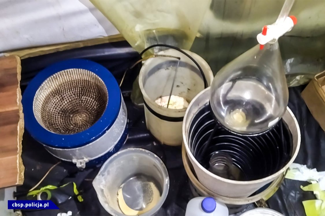 Breaking Bad w Polsce. Policjanci CBŚP zlikwidowali narkotykowe laboratorium [ZDJĘCIA]