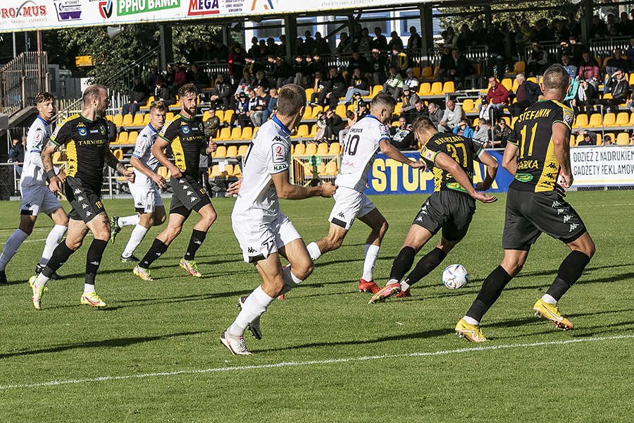 Na Kaszuby po zwycięstwo. Olimpia Elbląg zagra w Stężycy z Radunią 