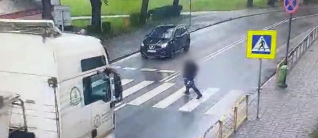 Braniewo: Na przejście dla pieszych wjechała rozpędzona ciężarówka [VIDEO]