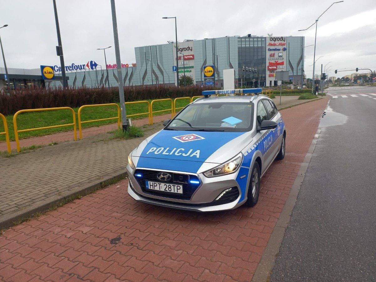 Elbląg: Policjanci zatrzymali kobietę, która przekroczyła prędkość. Chwilę później eskortowali ciężarną do szpitala