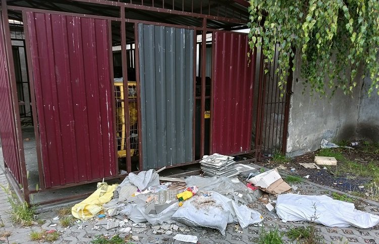 Śmiecenie w miejscu publicznym słono kosztuje. Licz się z mandatem