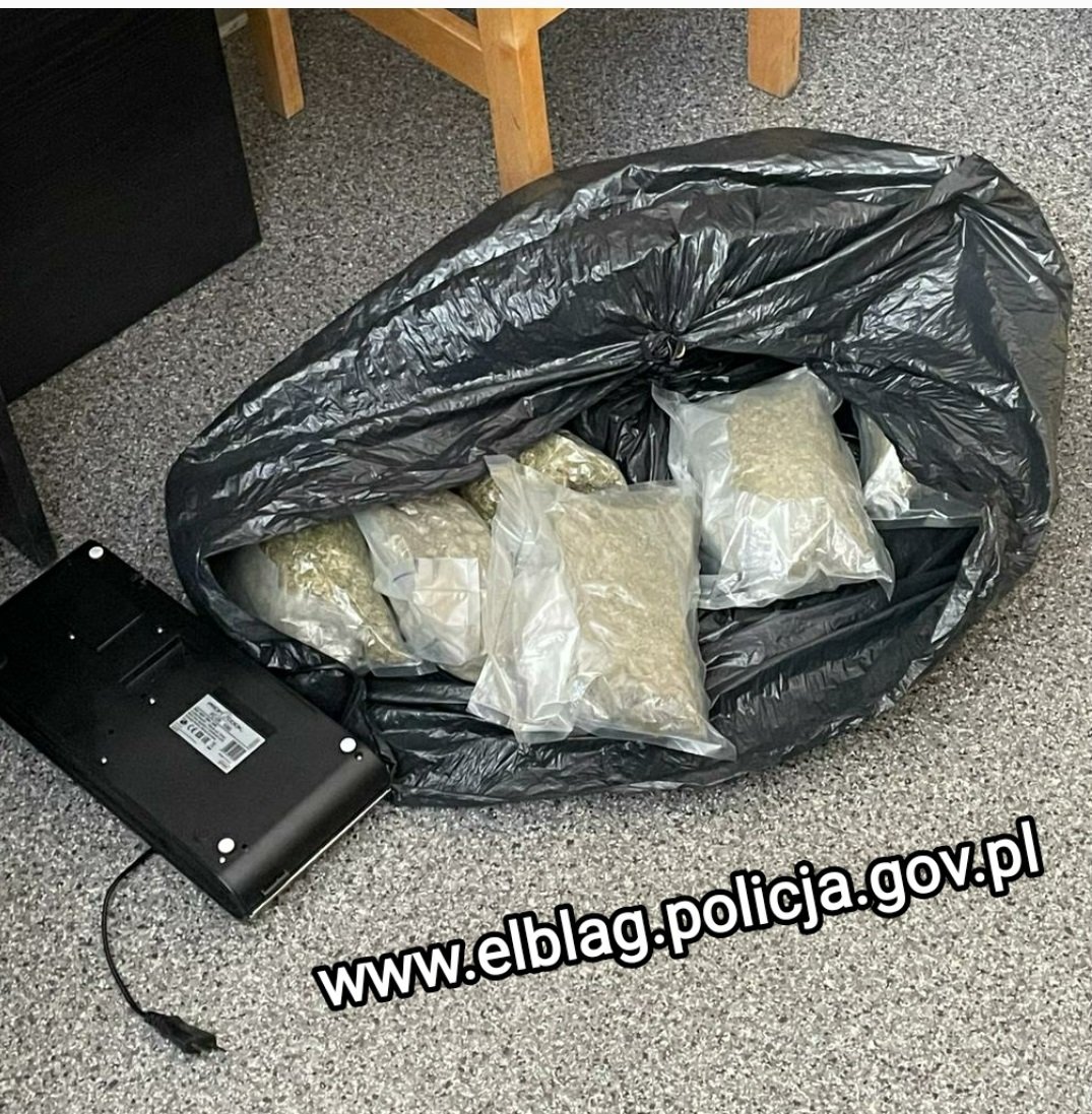 Elbląg: Zatrzymany za posiadanie prawie 2 kg marihuany oraz tabletek ecstasy