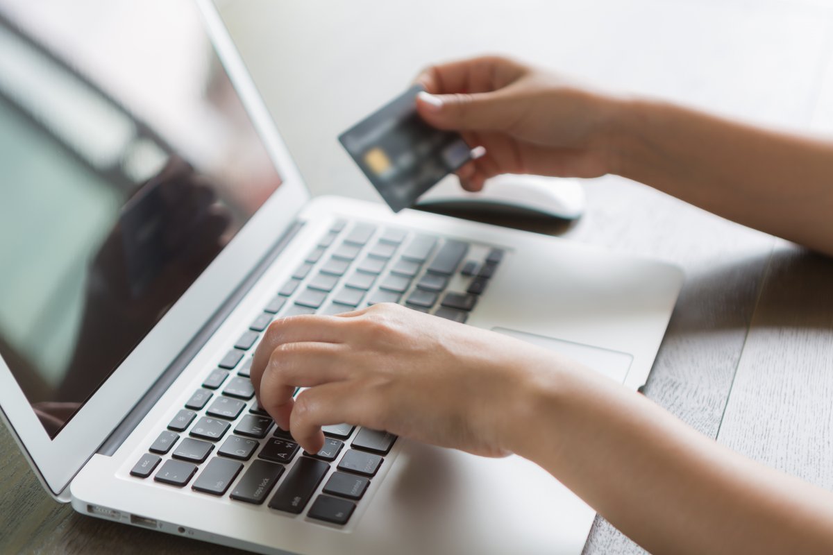 Pieniądze zniknęły z konta. Uwaga na oszustwa przy sprzedażach internetowych