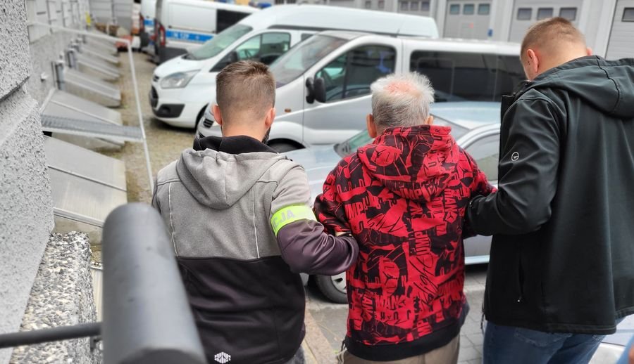 Gdańsk: Policjanci zatrzymali 54-latka podejrzewanego o zabójstwo kobiety [ZDJĘCIA]