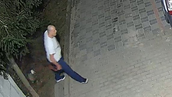 Policjanci z Elbląga szukają sprawcy uszkodzenia szlabanu. 