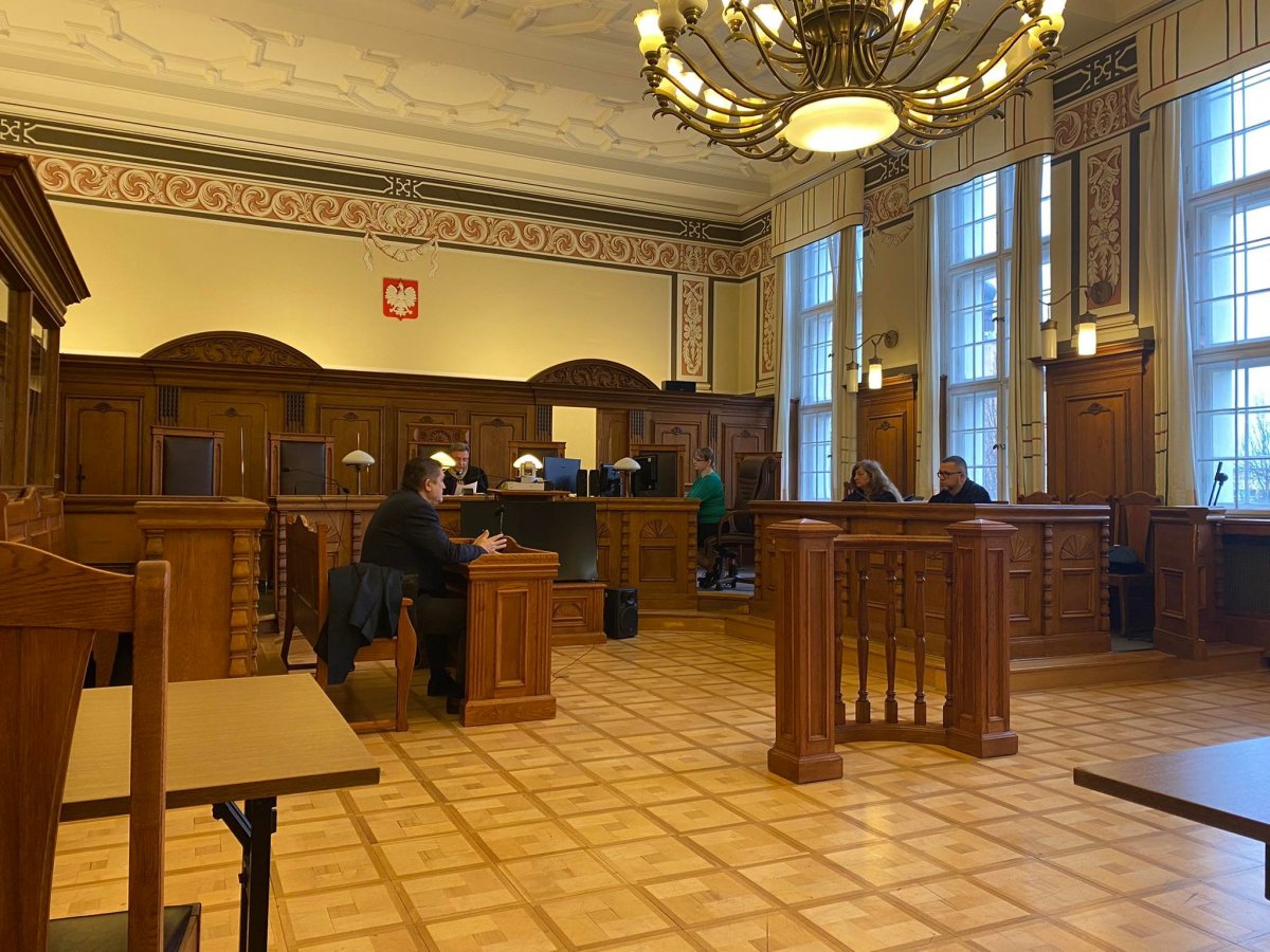 17 miesięcy w celi za gwałt, którego nie było. Czas na zadośćuczynienie