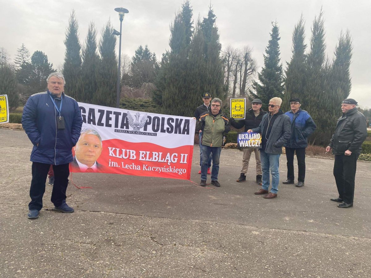 Elbląg: Protestowali przeciwko radzieckim symbolom w mieście [ZDJĘCIA] 