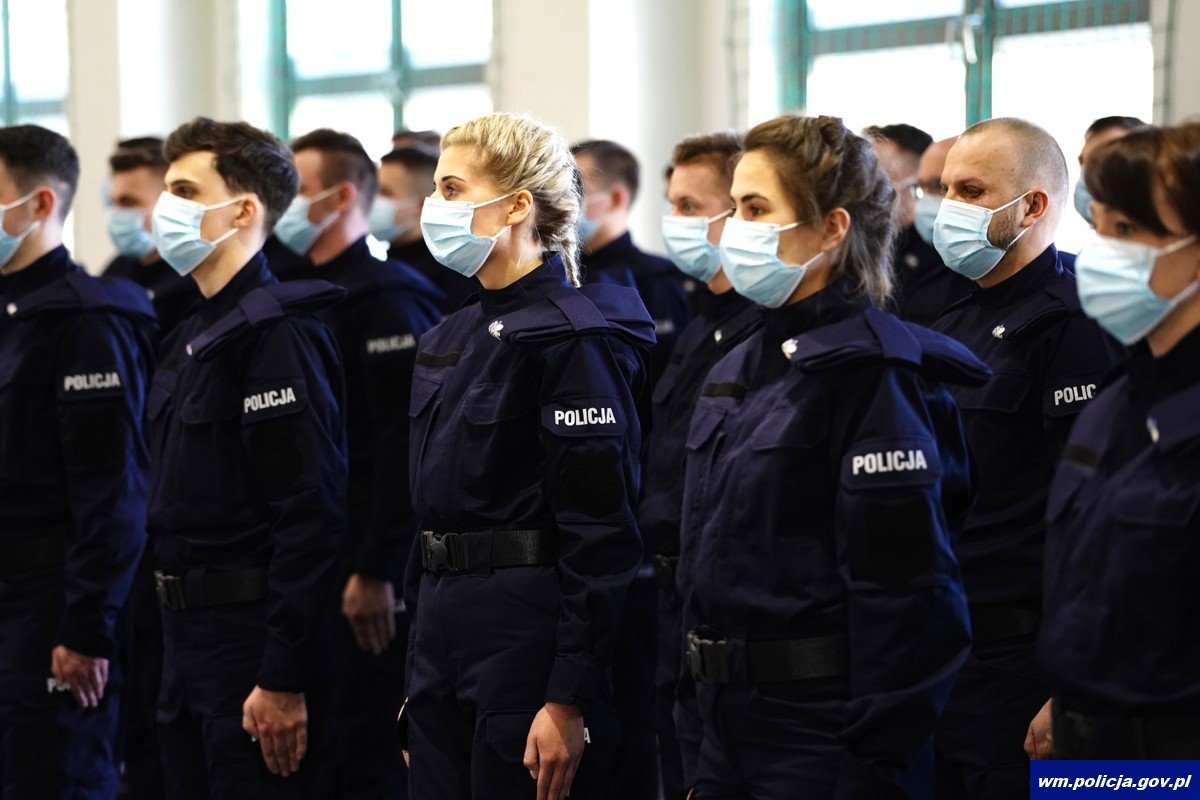 Ponad 50 nowych policjantów na Warmii i Mazurach
