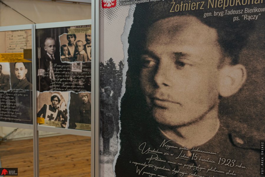 Otwarcie wystawy poświęconej gen. Bieńkowiczowi w Ratuszu Staromiejskim 