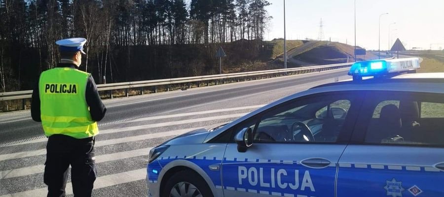 Brawurowa jazda, przekroczenie prędkości i brak pasów. Elblążanin usłyszał wyrok 