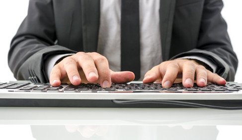 Pasłęk: Mężczyzna oszukany na kryptowalutach stracił 100 tysięcy