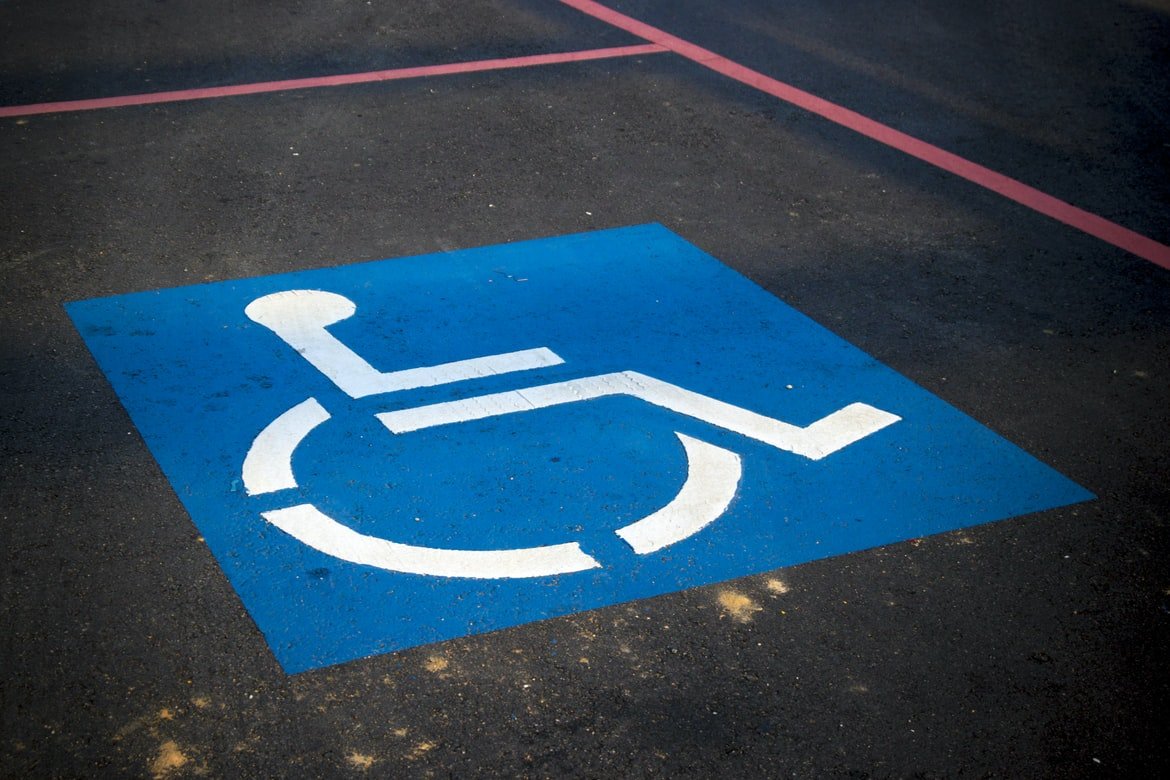 Zabierają miejsca parkingowe niepełnosprawnym?
