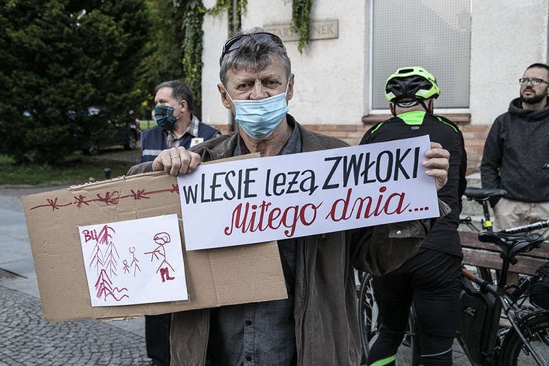 Elbląg: Milczący protest w obronie uchodźców [ZDJĘCIA]