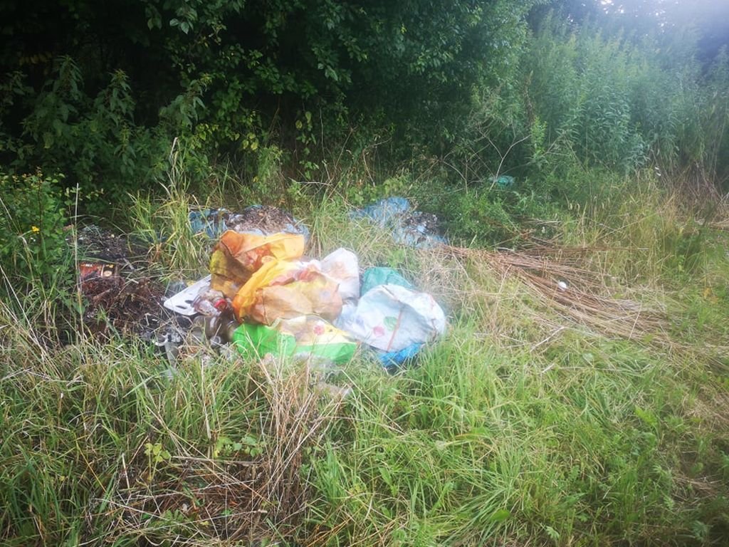 Kolejne dzikie wysypisko śmieci namierzone [ZDJĘCIA]