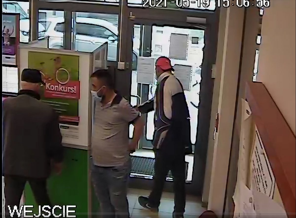 Policja poszukuje mężczyzny z monitoringu