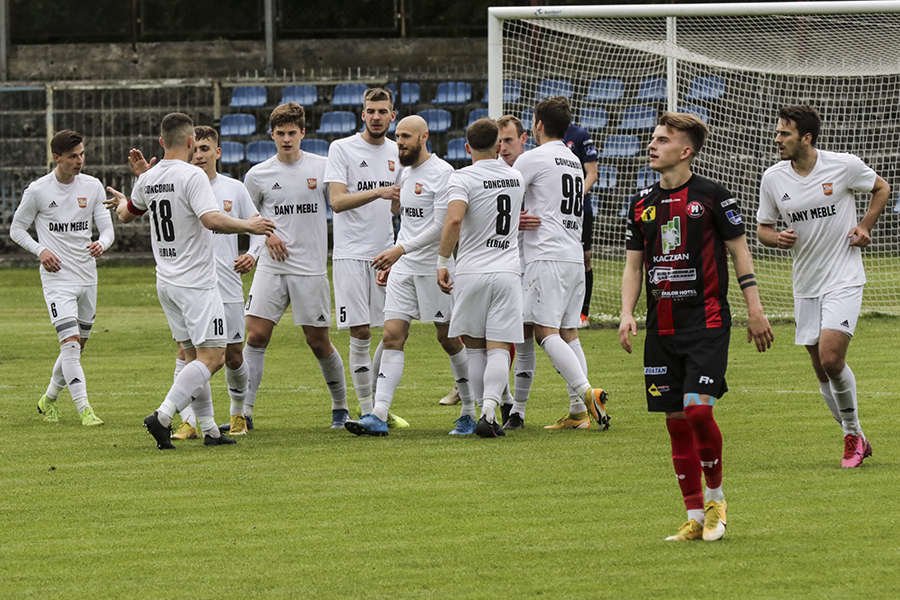 W derby Concordia wysoko wygrywa z Huraganem [ZDJĘCIA]