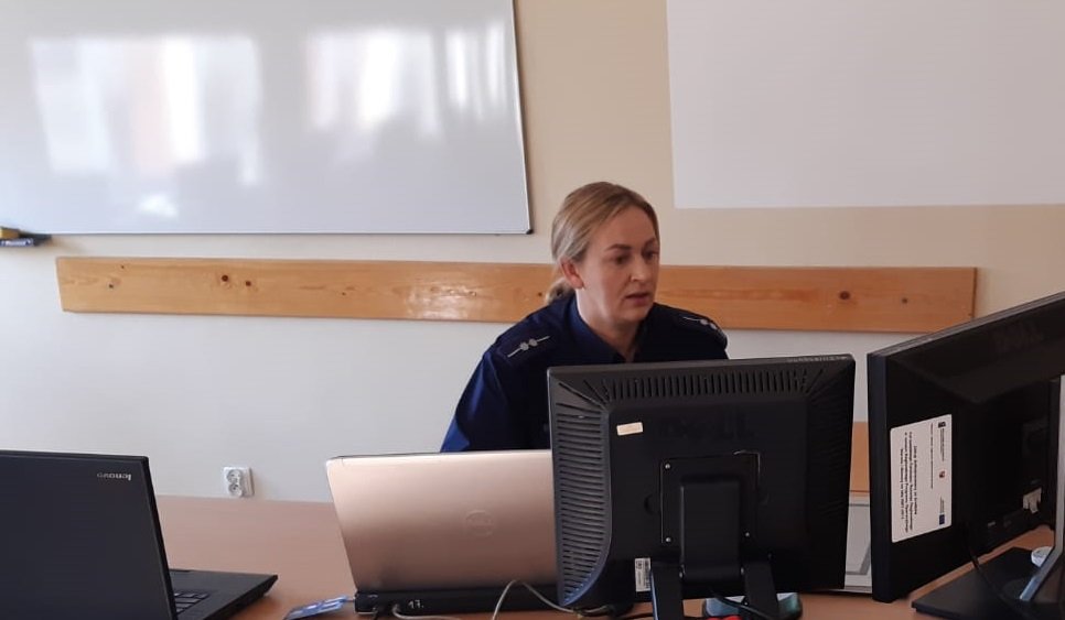 Policjanci kontynuują spotkania z uczniami