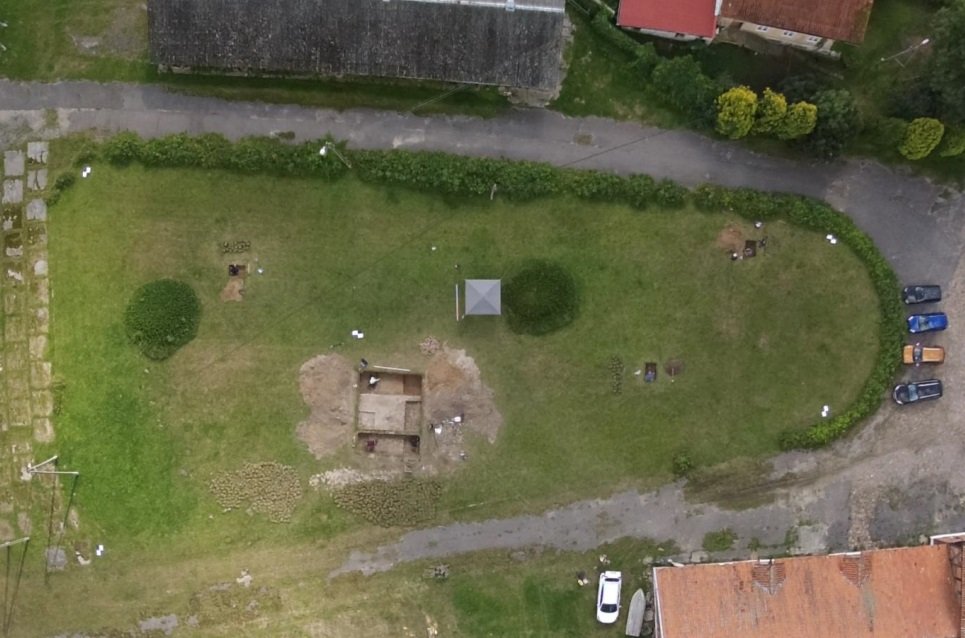 Jest sprawozdanie z badań archeologicznych w Janowie