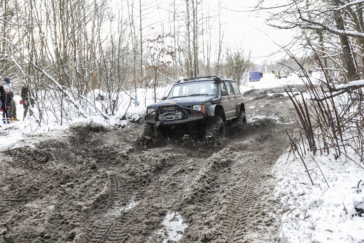 Modrzewina znów należała do offroadowców [ZDJĘCIA]