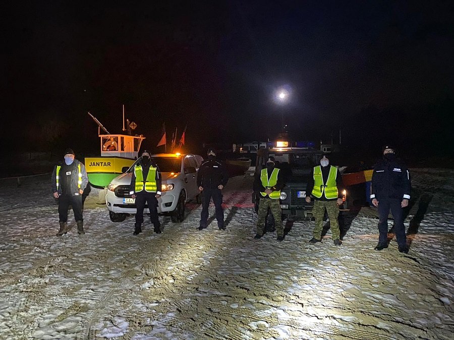 Mierzeja Wiślana: Wspólna akcja przeciwko bursztyniarzom