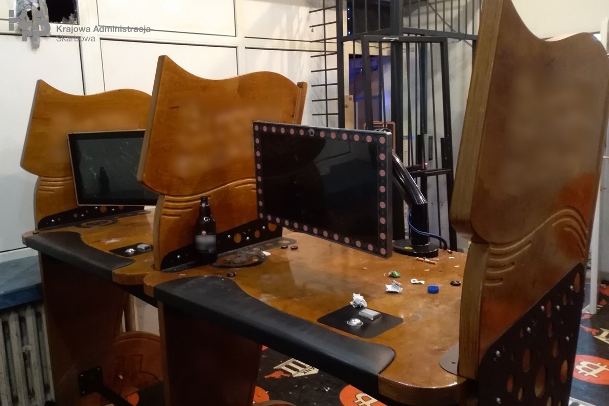Zlikwidowali nielegalny punkt z grami [VIDEO]