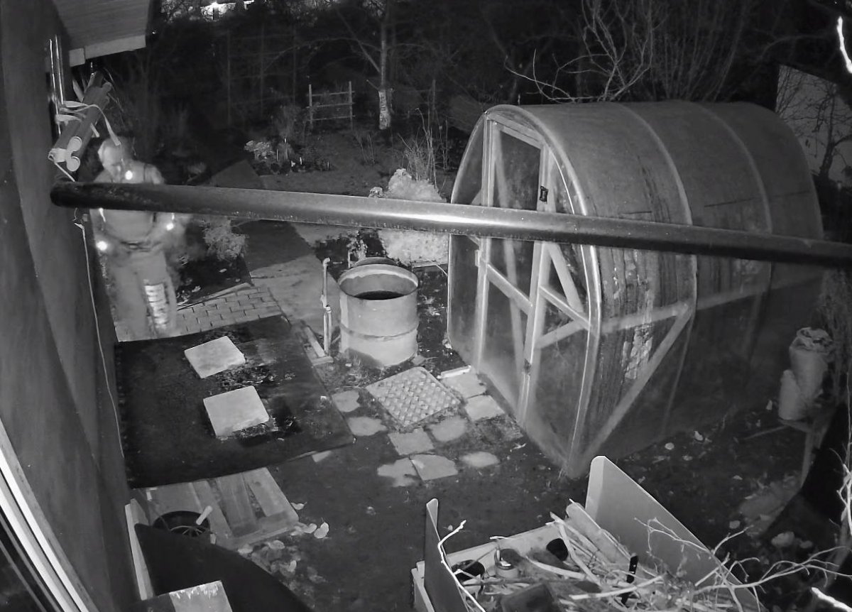 Kradzieże na działkach: Pomóż ustalić tożsamość mężczyzny [VIDEO]