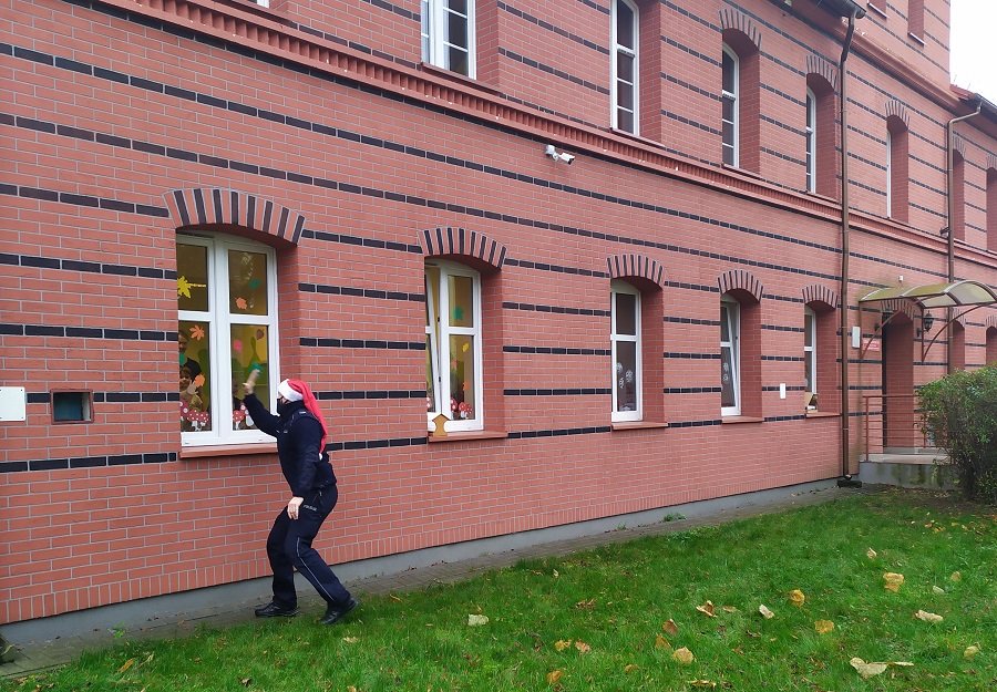 Czy policjant może zostać pomocnikiem Świętego Mikołaja?