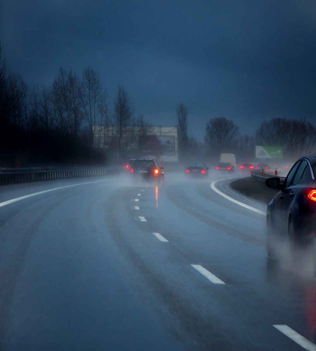 IMGW ostrzega: marznące opady i gołoledź