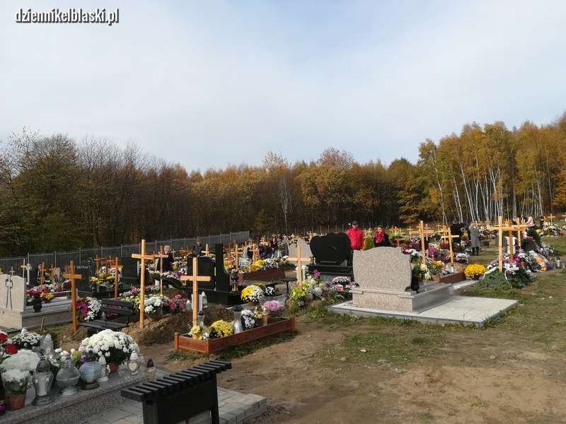 Bez procesji na cmentarzach. Biskup elbląski o Wszystkich Świętych