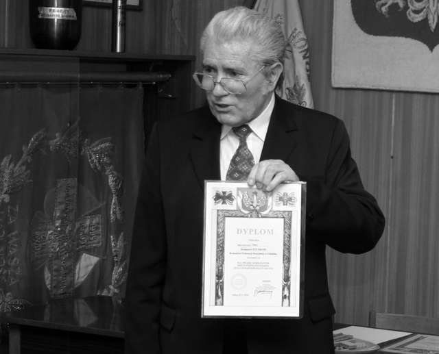 Odszedł Józef Nowicki