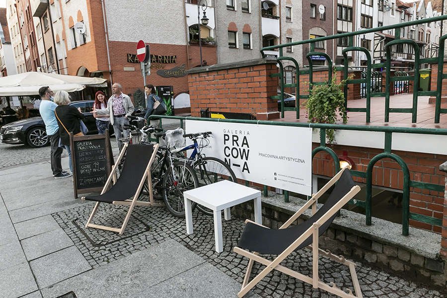 Przyciąganie w Galerii Pracownia